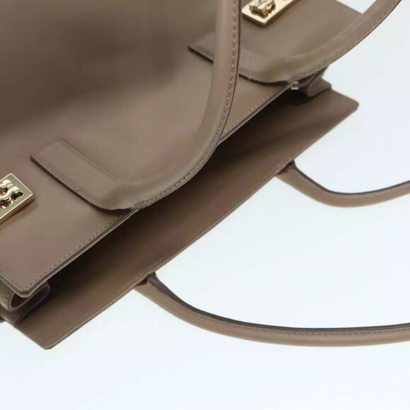 Salvatore Ferragamo Gancini Shoulder Bag Leather Beige Gold Auth - Picture 8 of 16